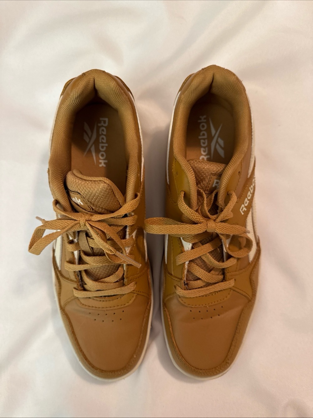 Reebok Men's Low-Top Sneakers in Tan/White